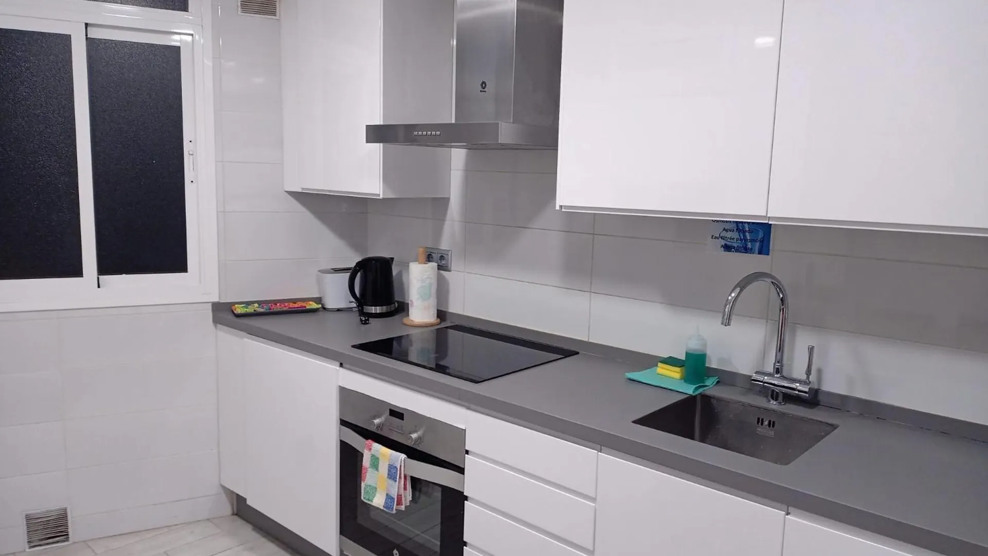 Piso Con Parkinprivado Y A10Minutosdelaplayaandando Apartment Malaga