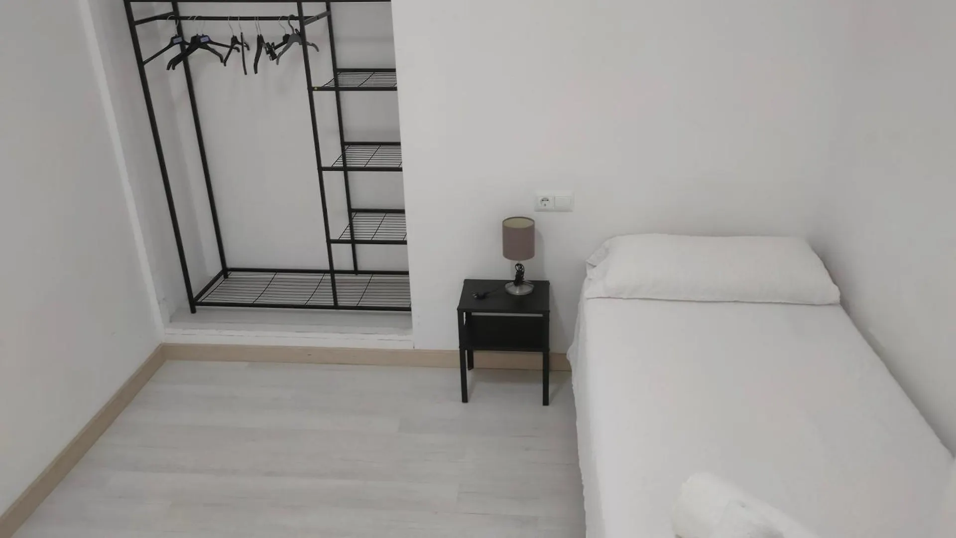 Piso Con Parkinprivado Y A10Minutosdelaplayaandando Apartment Malaga