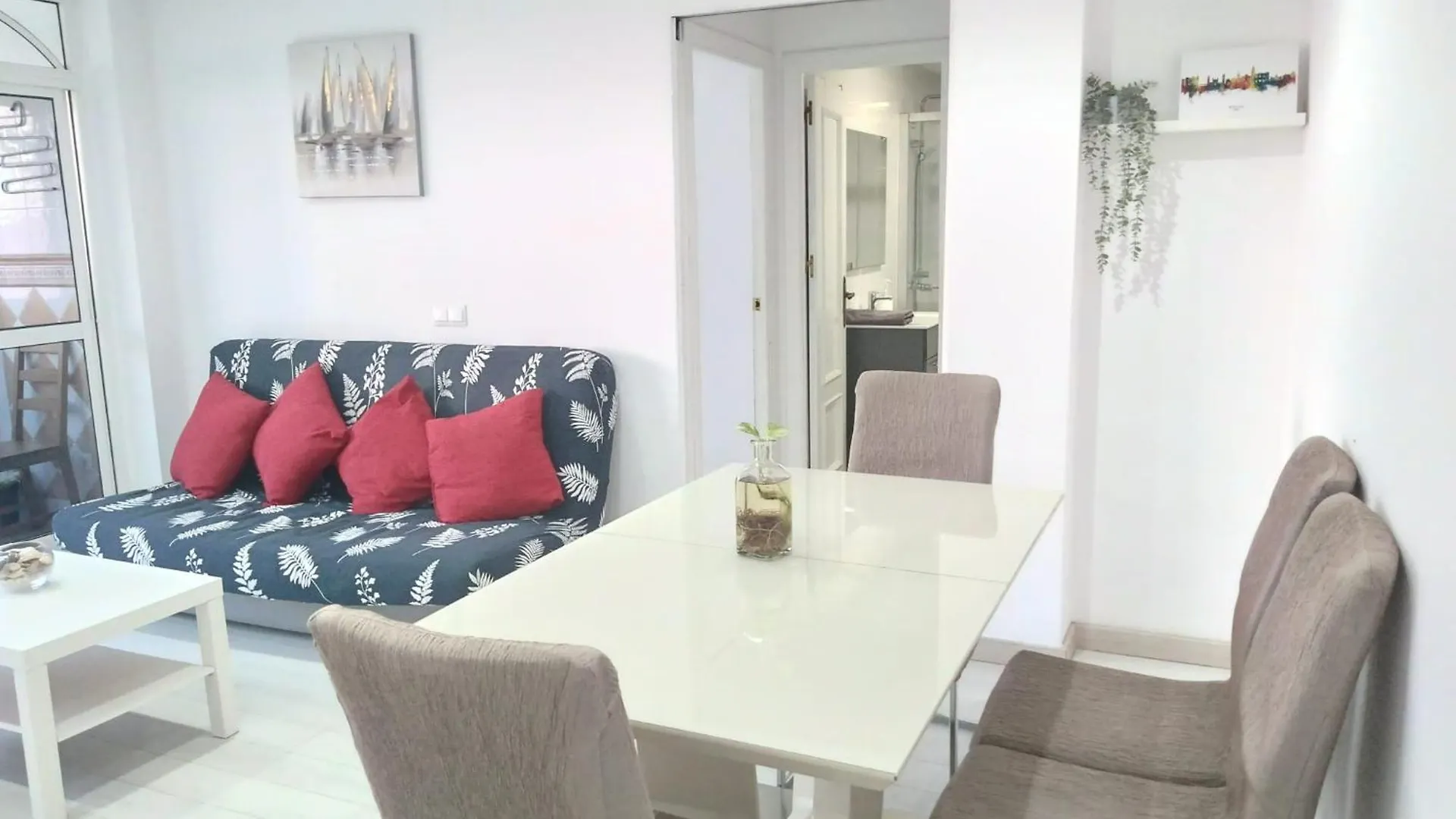 Piso Con Parkinprivado Y A10Minutosdelaplayaandando Apartment Malaga Spain