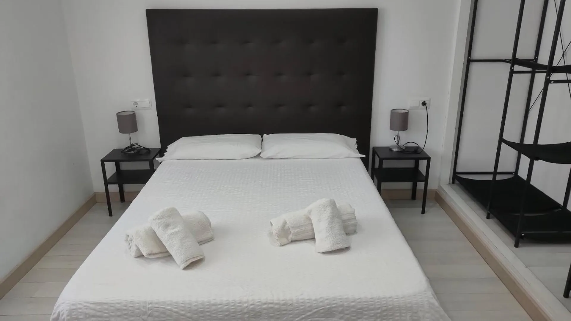 Piso Con Parkinprivado Y A10Minutosdelaplayaandando Apartment Malaga Spain