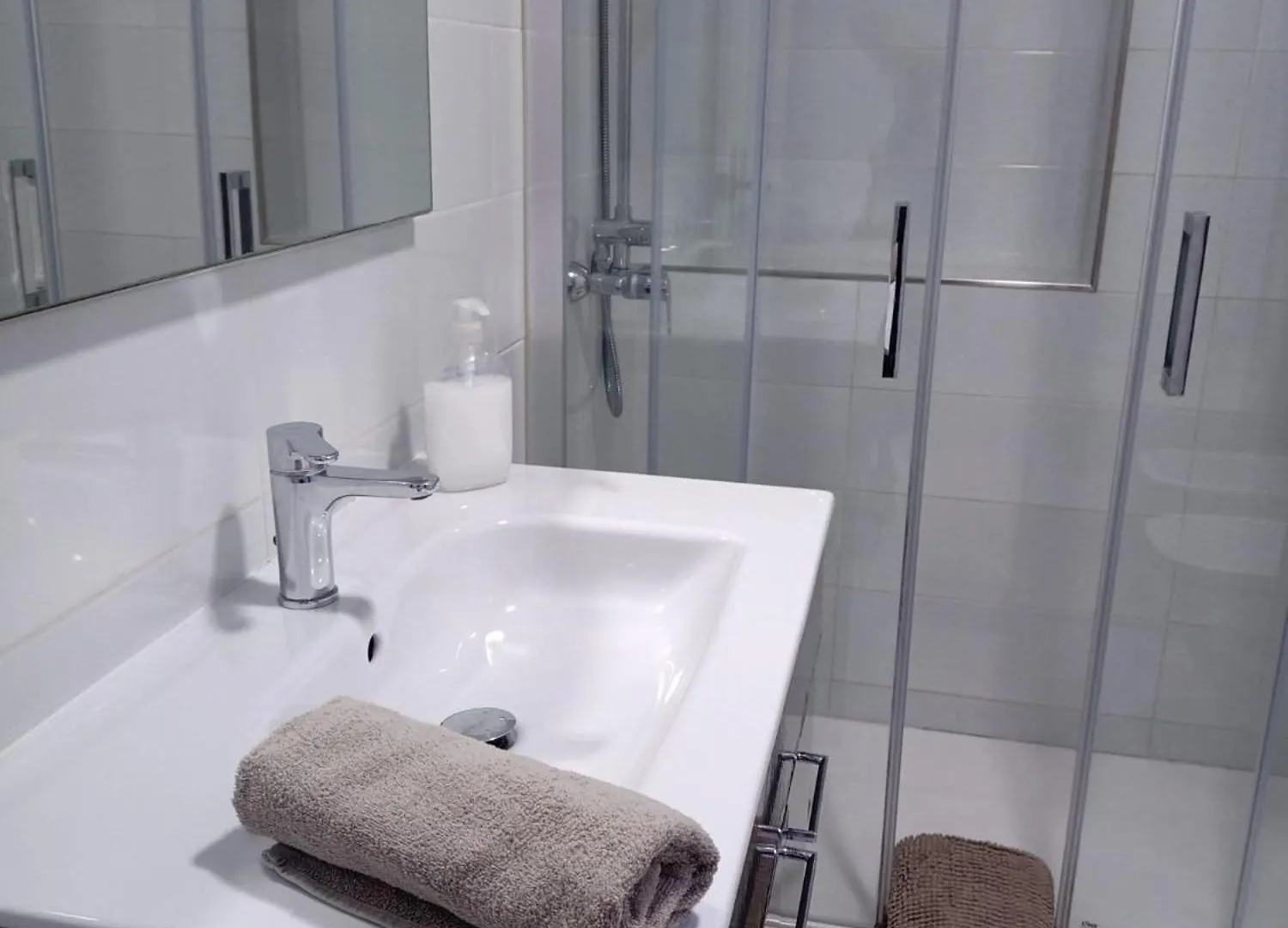 Piso Con Parkinprivado Y A10Minutosdelaplayaandando Apartment Malaga
