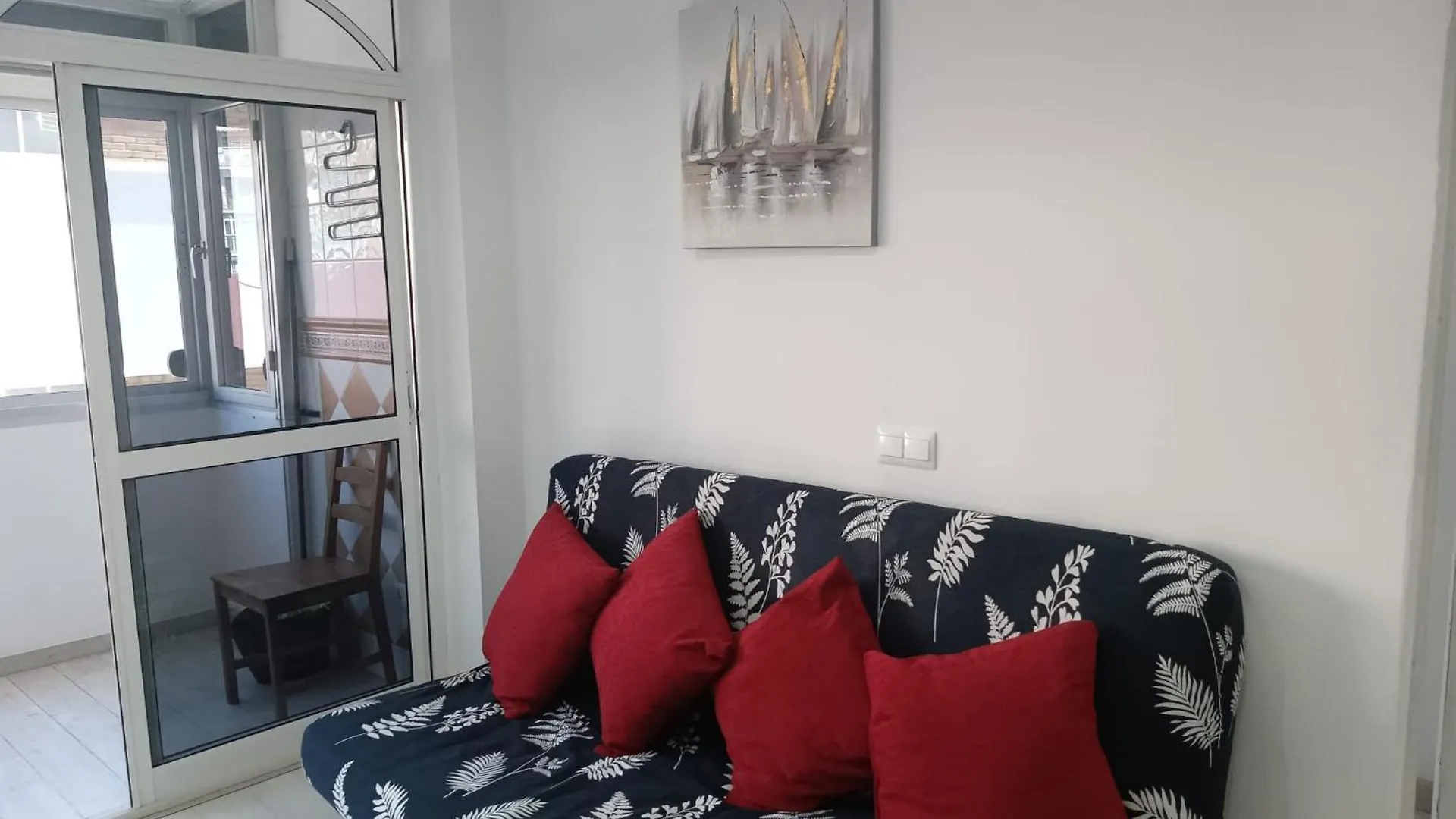 Piso Con Parkinprivado Y A10Minutosdelaplayaandando Apartment Malaga Spain