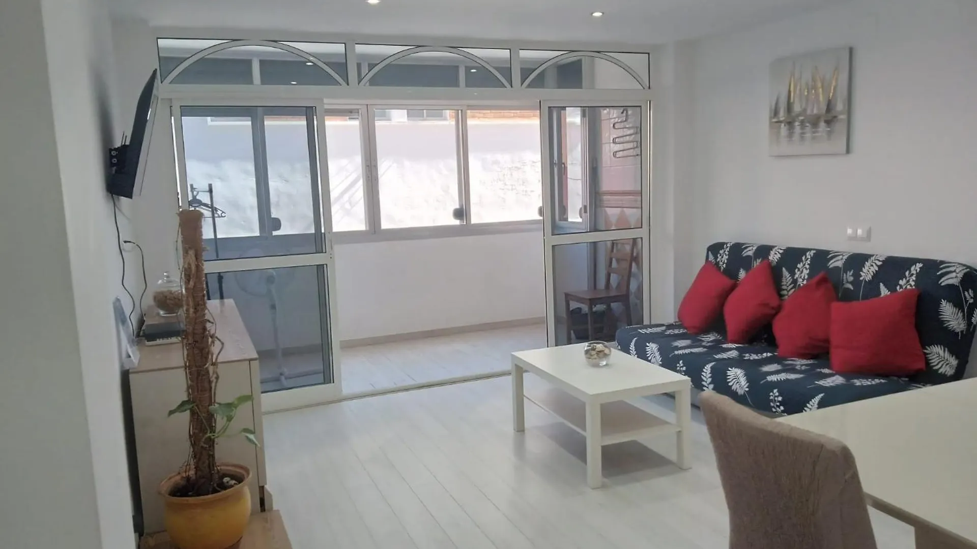 Piso Con Parkinprivado Y A10Minutosdelaplayaandando location